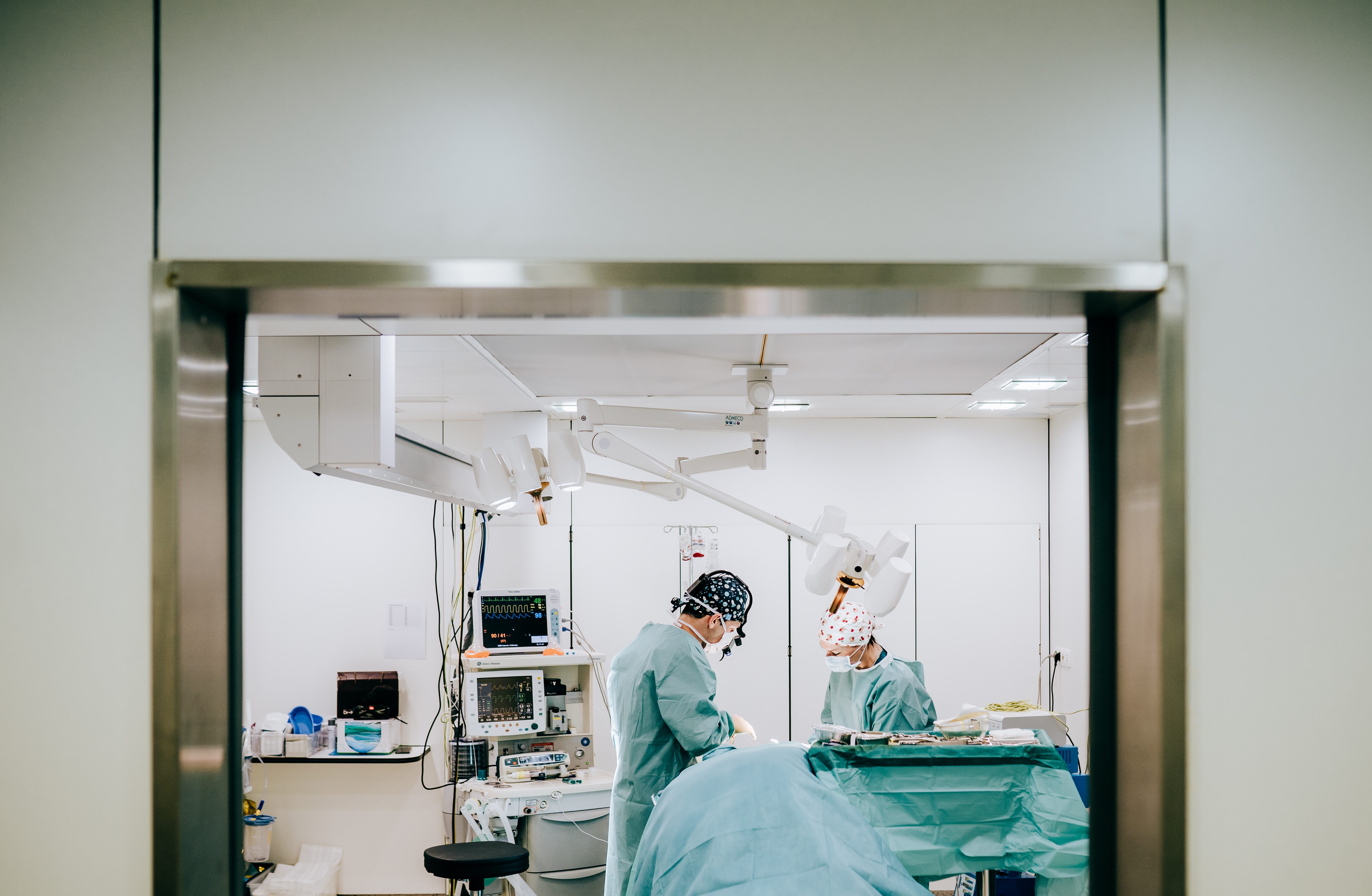 Dr. Alexandru Paun clinic and patient care – Slide 3